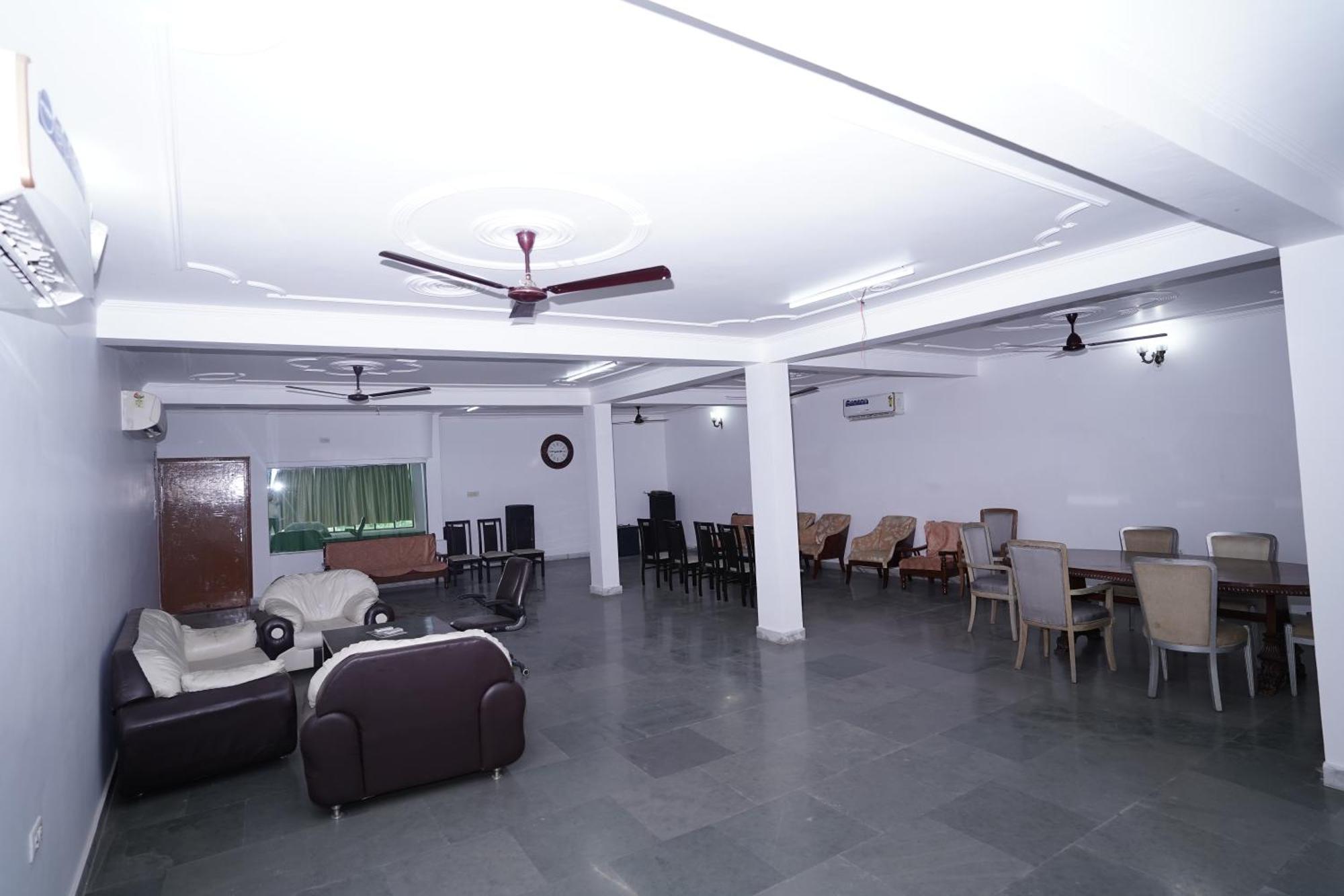 Hotel Lecston @Yashobhoomi Dwarka Sector - 25 Metro Station Dillí Exteriér fotografie